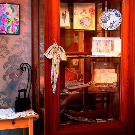 Le Clos De La Chapelle Bed and Breakfast Μπαγιέ