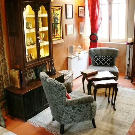 Le Clos De La Chapelle Bed and Breakfast Μπαγιέ