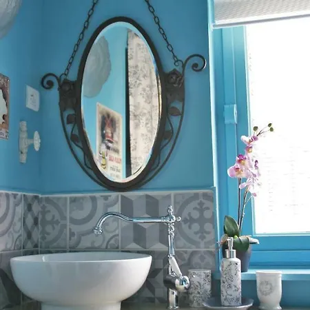 Le Clos De La Chapelle Bed and Breakfast Μπαγιέ