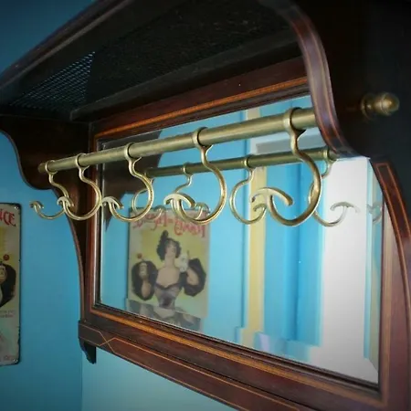 Le Clos De La Chapelle Bed and Breakfast Μπαγιέ